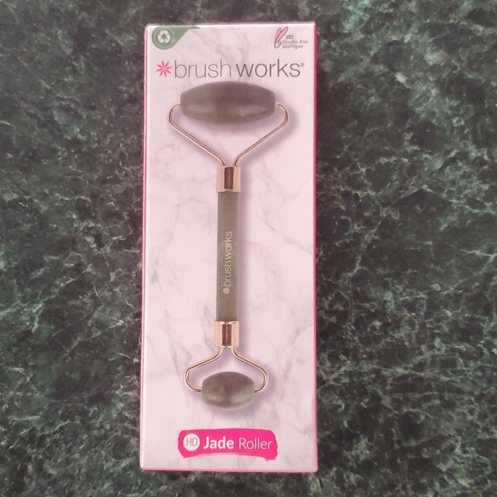 Brushwork jade roller